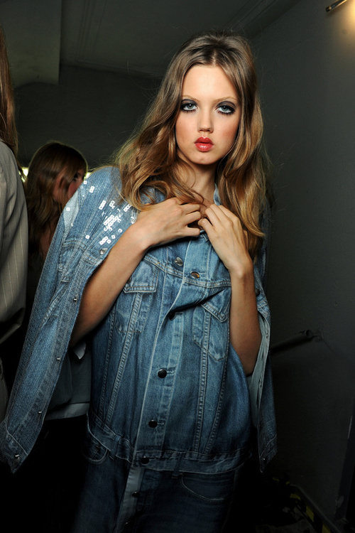 超级麻豆：时尚美照之“牙缝妹”琳赛.威克森 （Lindsey Wixson)