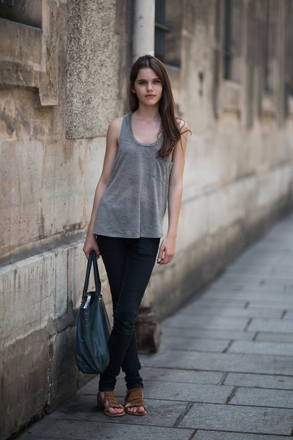 欧美街拍 潮女短袖清凉上阵