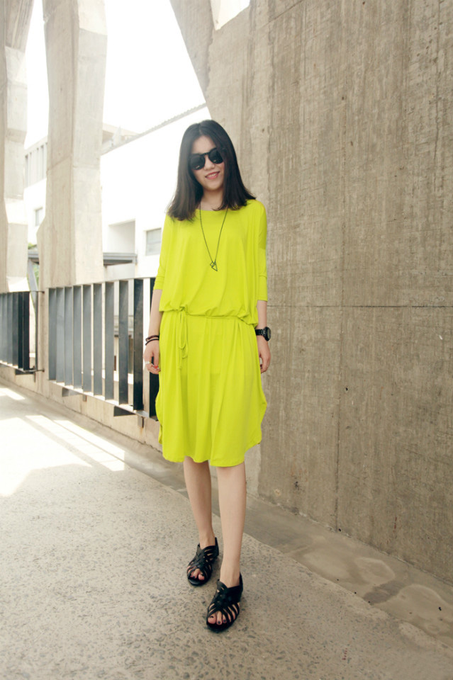 杭州潮女街拍 简约的夏季格调