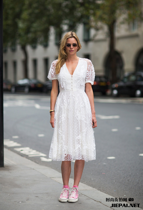 欧美潮人2013初夏街拍 短簿风格清新大方