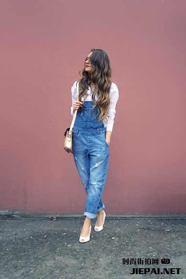 俄罗斯型人街拍 时尚色彩艳丽迷人