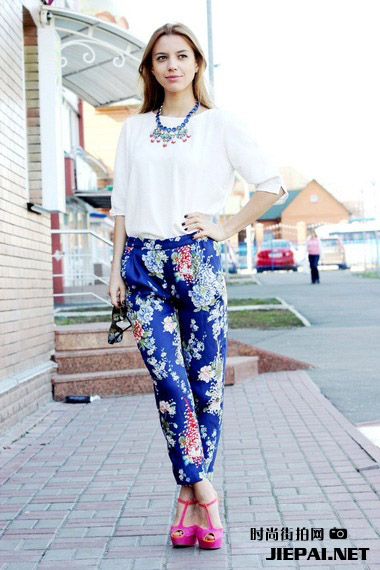 俄罗斯型人街拍 时尚色彩艳丽迷人