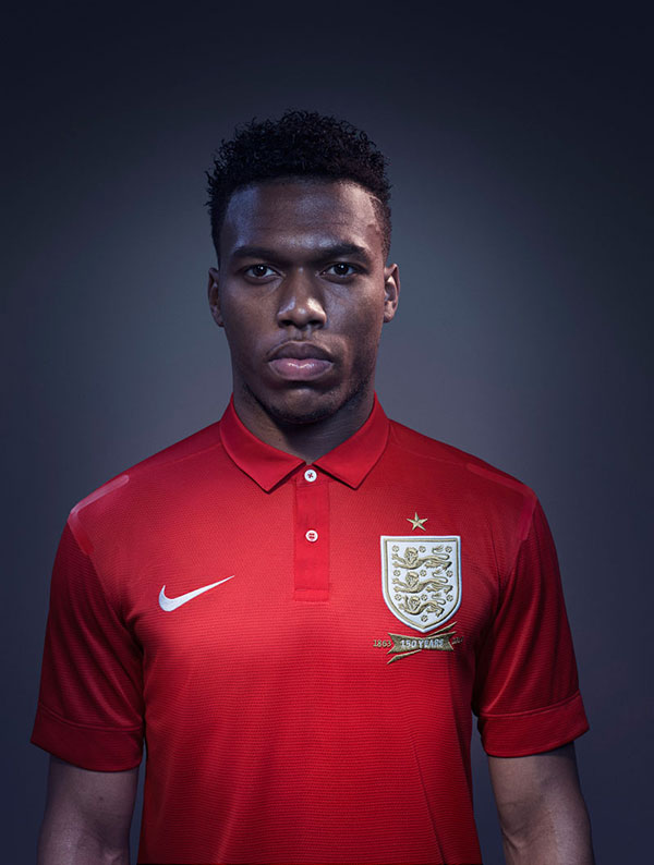 Nike 揭晓2013英格兰队客场球衣