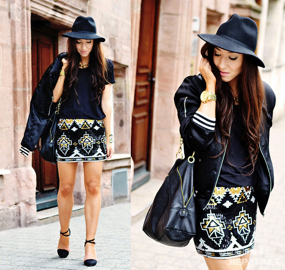 欧美潮女街拍 大包包最为抢眼