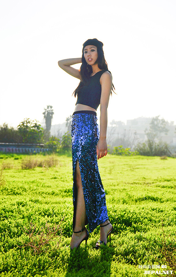 欧美潮女街拍 长发飘飘迎盛夏