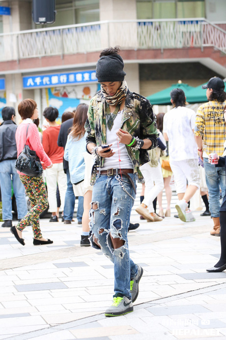 日本潮人街拍 6月街头奇异搭配