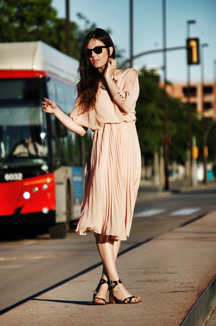 街拍西班牙潮女夏季街头时尚风情