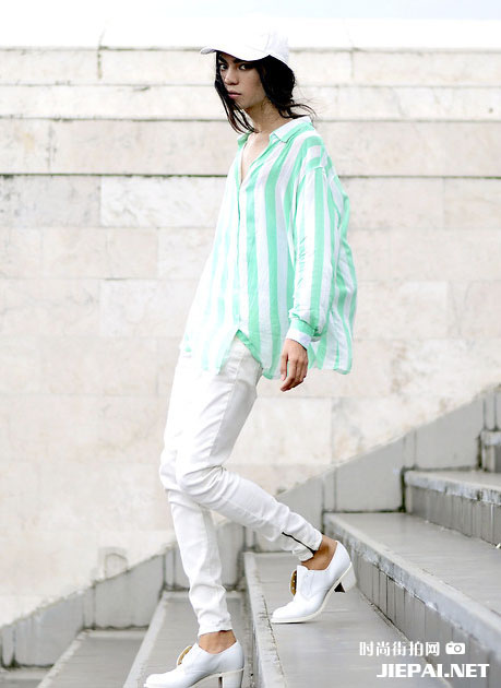 街拍欧美潮女优雅服饰搭配秀