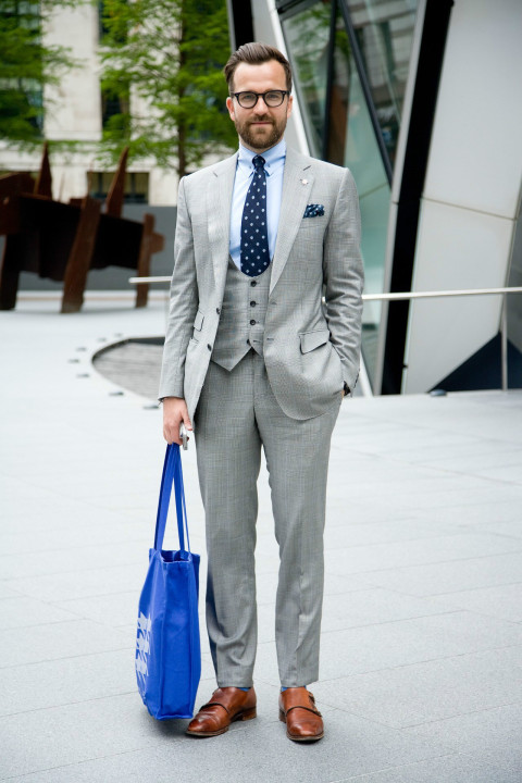 看2013时装周上型男蓝色风暴