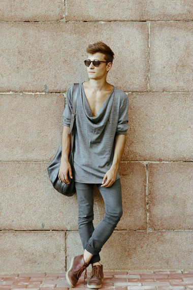 街拍欧美型男钟爱干净简约纯色T