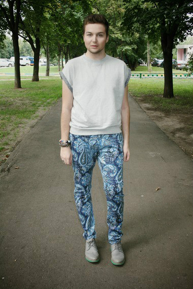 街拍欧美型男钟爱干净简约纯色T