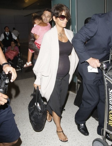 欧美明星街拍 新鲜活力早秋装扮各有风格