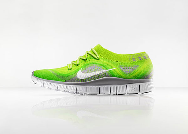 轻盈赤足 Nike Free Flyknit 跑鞋发布
