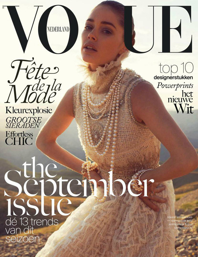 维密天使登《Vogue》9月封面 真空上阵显超模时尚本色