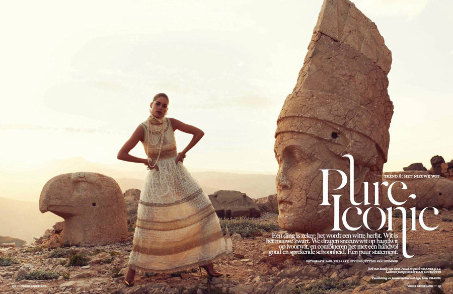 维密天使登《Vogue》9月封面 真空上阵显超模时尚本色