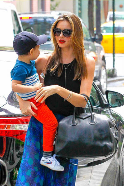 李小璐全智贤 女星淡雅新裙装