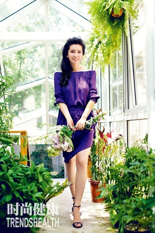 李冰冰抱外甥拍亲子写真 变身宅女清新范