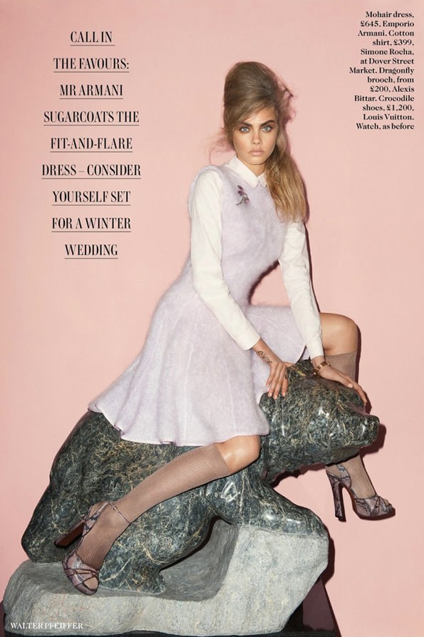 人气超模Cara变身粉红娃娃 登《VOGUE》杂志封面