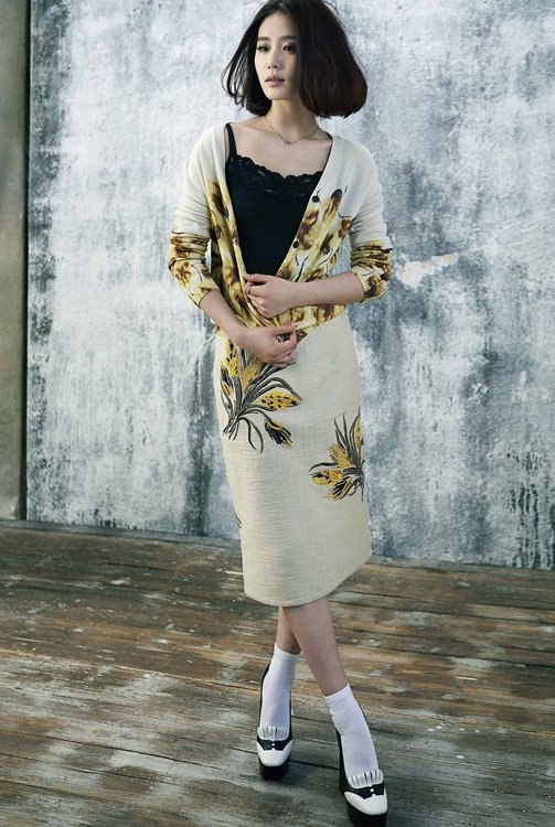 内地女星街拍 古力娜扎秦岚演绎都市时尚风情