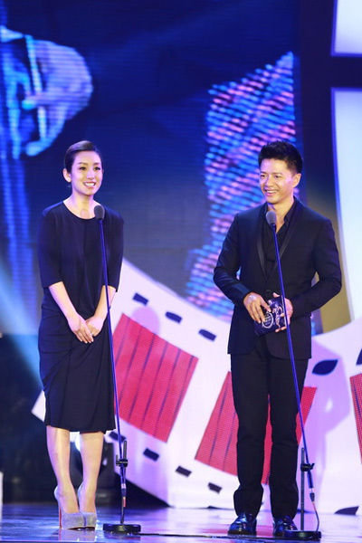 华语电影传媒大奖 杨颖子怡红裙艳