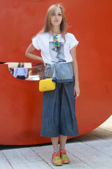 俄罗斯潮女街拍 唯美浪漫的时尚风采