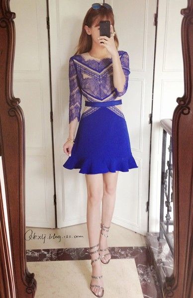 呛口小辣椒私服照片 飘飘长裙演绎巴黎浪漫