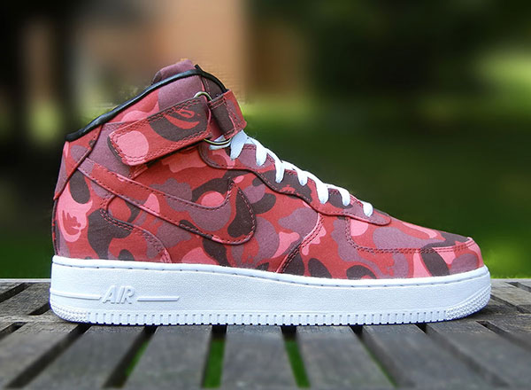 Nike Air Force 1 联名 BAPE 迷彩定制款