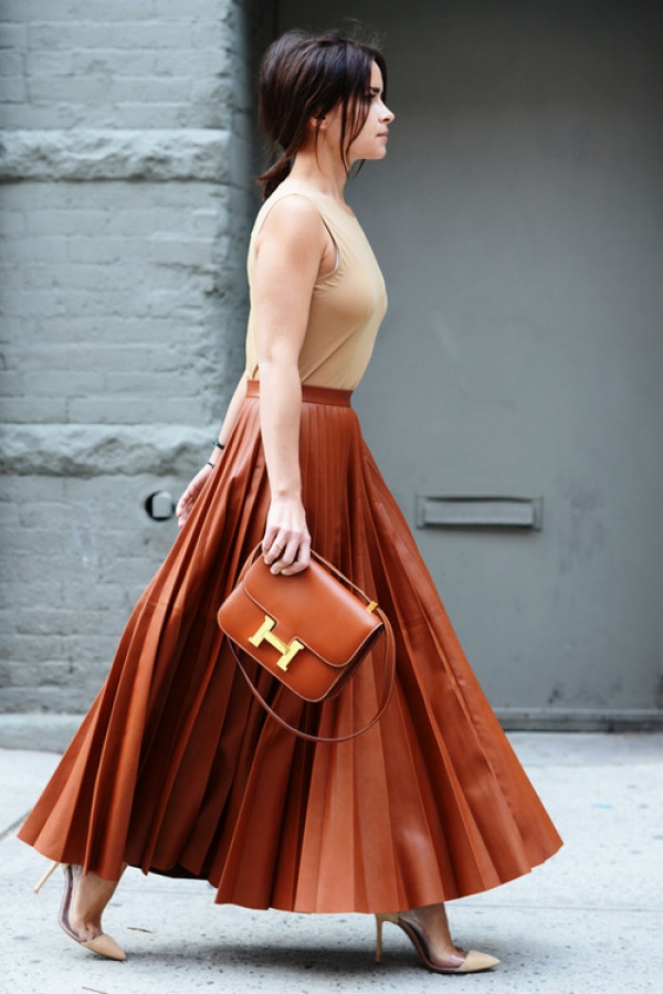 欧美街拍之看小个子达人怎样驾驭中长发造型