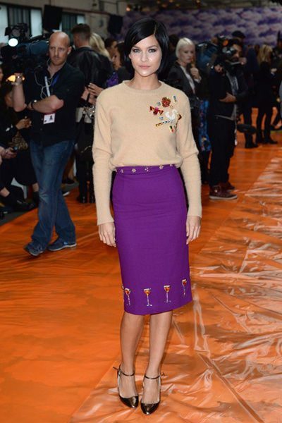 Alexa Chung连衣裙短靴亮相时装周