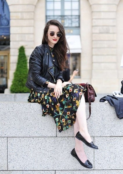 初秋法兰西街拍 看摩登少女演绎唯美风格