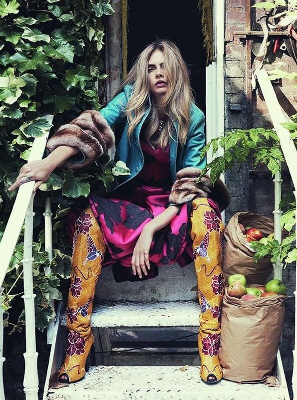 Cara化身时装女王演绎秋冬经典