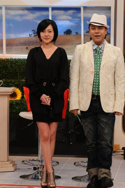  孙俪李小璐小S 明星潮妈造型盘点 