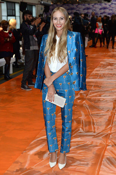 Alexa Chung连衣裙短靴亮相时装周