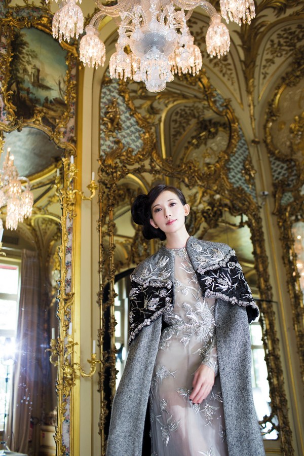 林志玲华丽登VOGUE封面 低胸秀美乳大秀优雅