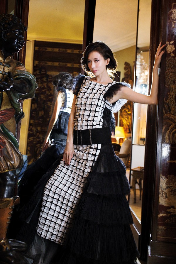 林志玲华丽登VOGUE封面 低胸秀美乳大秀优雅