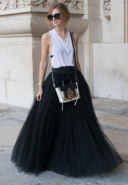 裙角飞扬浪漫今秋 巴黎街头潮人裙装街拍