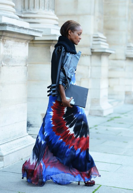 裙角飞扬浪漫今秋 巴黎街头潮人裙装街拍