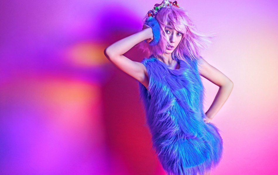 ANGELABABY破尺度低胸露臀化身蓝色妖姬