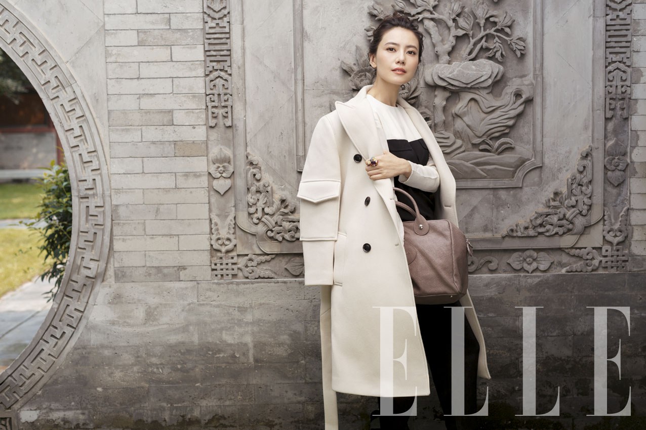 高圆圆登ELLE封面 中法三地演绎初冬都市风