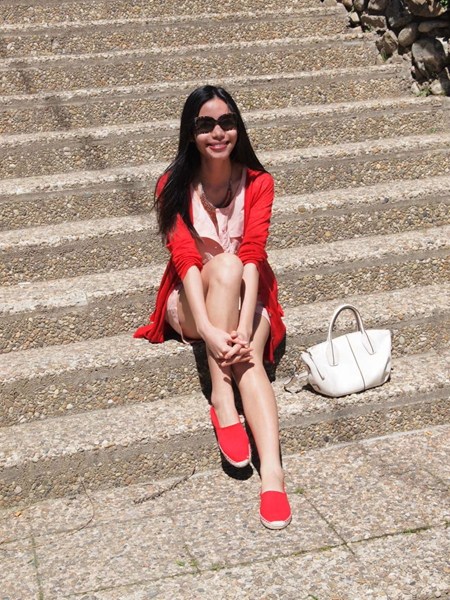 时尚主播linda法国街头展现大牌时尚范