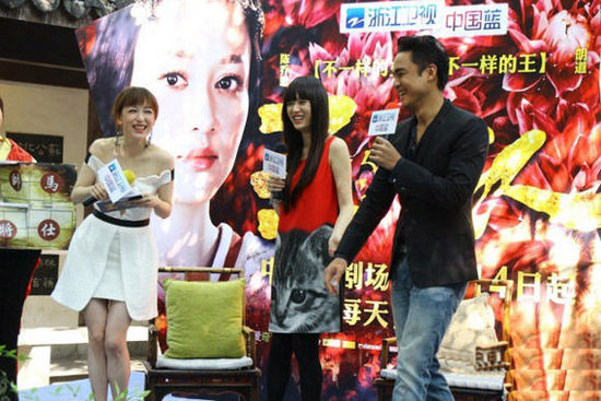 陈乔恩杨幂爱印花 女星的那些印花连衣裙搭配