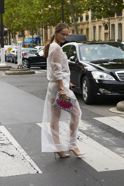 国外《ELLE》杂志2013年10月街拍精选 有范儿的秋季混搭