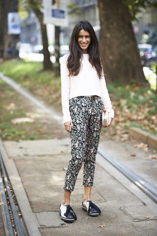 《ELLE》杂志10月下旬街拍精选 欧美范儿修身又简洁