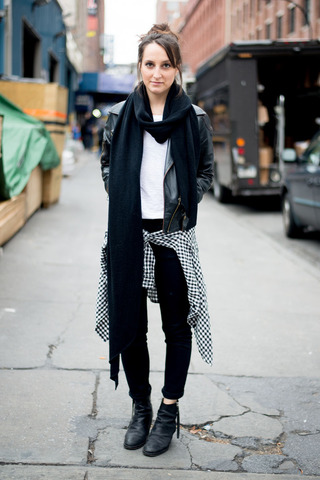 《ELLE》杂志10月下旬街拍精选 欧美范儿修身又简洁