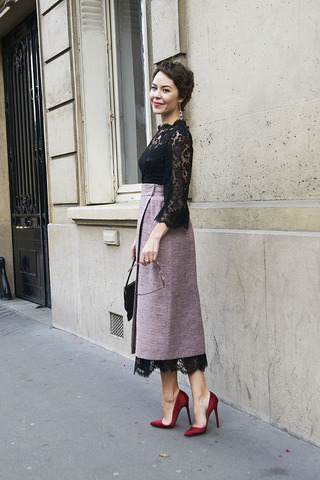 《ELLE》杂志10月下旬街拍精选 欧美范儿修身又简洁