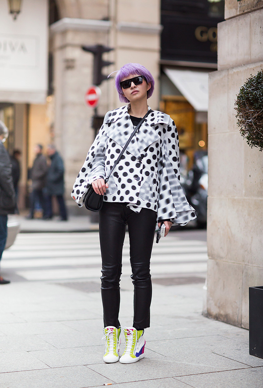 2013年10月下旬欧美潮人街拍 高帮鞋显时尚气场