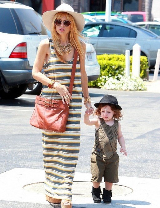 瑞秋•佐伊(Rachel Zoe)示范时尚穿衣法