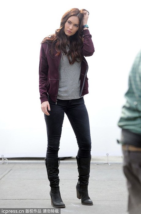 汤唯全智贤演绎浓郁酒红气场难挡