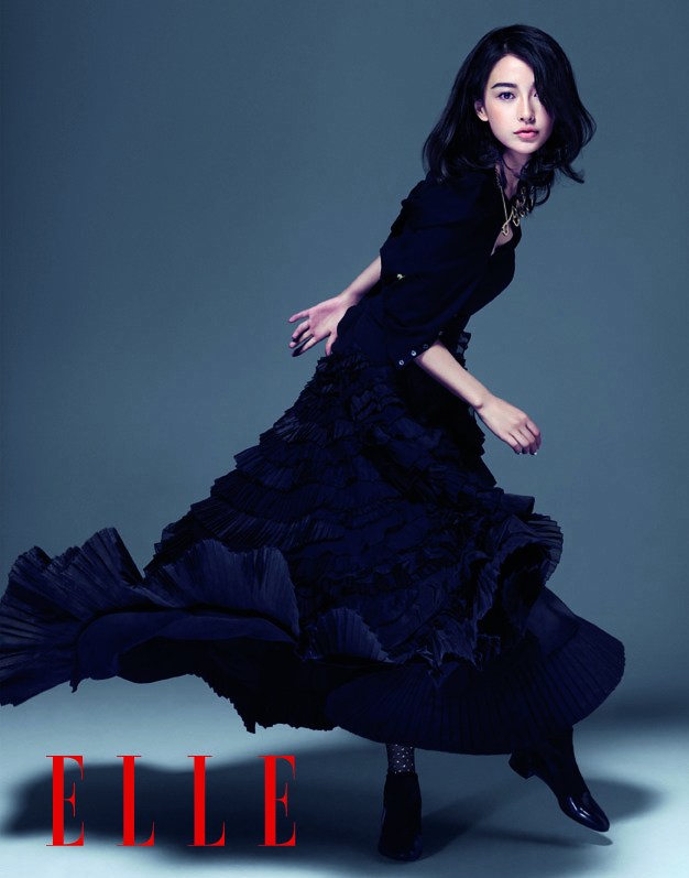 Angelababy登杂志封面 文艺女青年的双重生活