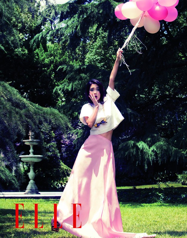 Angelababy登杂志封面 文艺女青年的双重生活